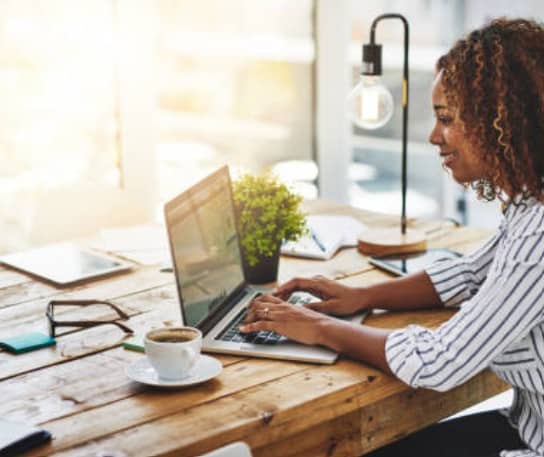 HOW TO START A BLOGGING BUSINESS